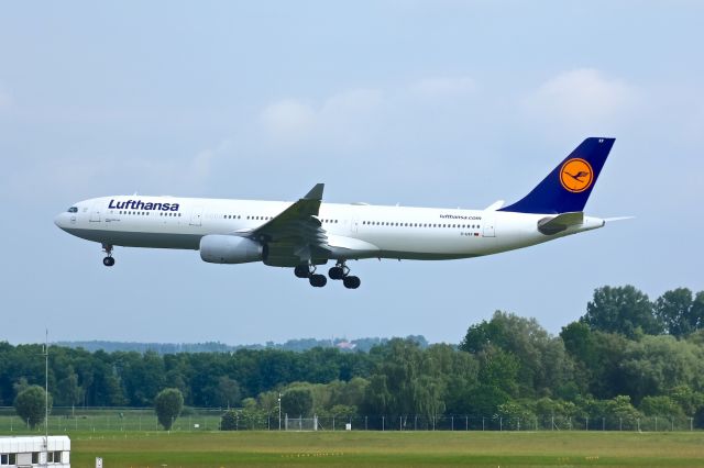 Airbus A330-200 (D-AIKF)