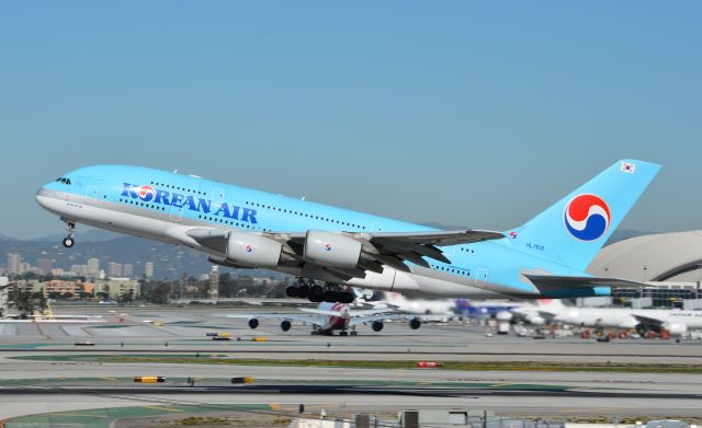 Airbus A380-800 (HL7612) - Takeoff from RWY 25R