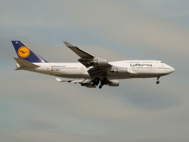 Boeing 747-400 (D-ABVE)