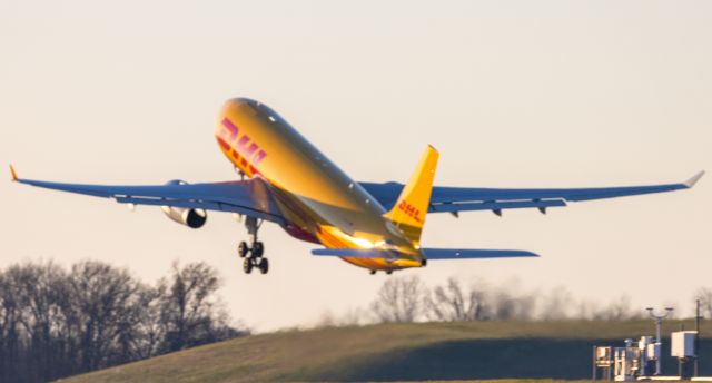 Airbus A330-300 (D-ALEJ) - departing cvg for milan