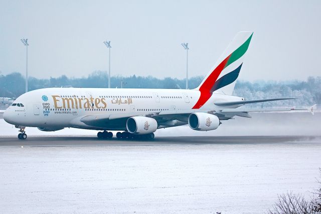 Airbus A380-800 (A6-EEK)