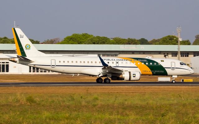 Embraer ERJ-190 (FAB2591)