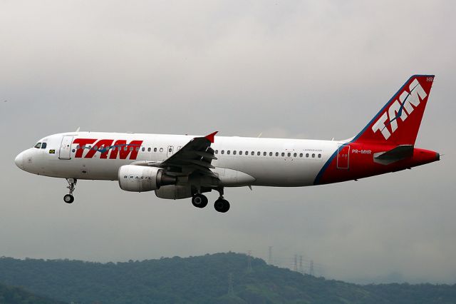 Airbus A320 (PR-MHR)