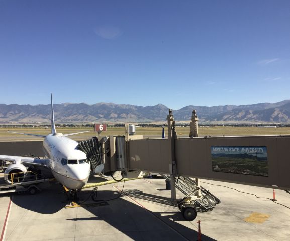 Boeing 737-700 (N24706) - United Airlines Boeing 737-700, N24706 at Bozeman Yellowstone International Airport (KBZN) on September 2, 2018. N24706 was getting ready to depart to Newark Liberty International Airport (KEWR).