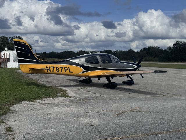 Cirrus SR-22 (N787PL)