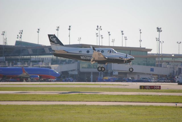 Beechcraft King Air 90 (N528GM)