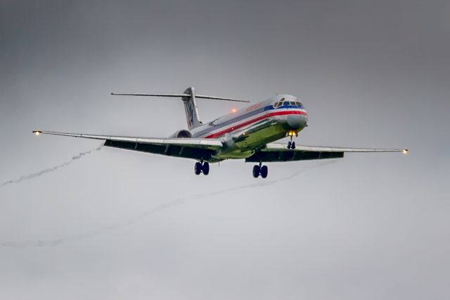 McDonnell Douglas MD-80 —