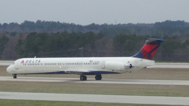 McDonnell Douglas MD-88 (N913DE) - Taken March 19, 2015.