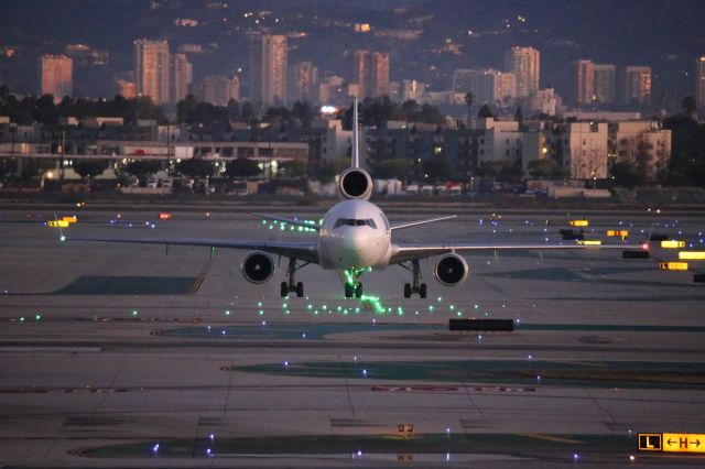 Boeing MD-11 —