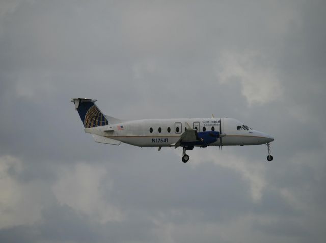 Beechcraft 1900 (N17541)