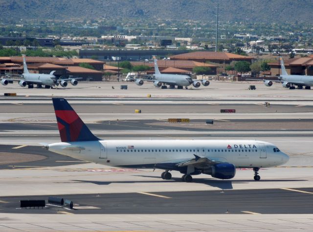 Airbus A320 (N313US)