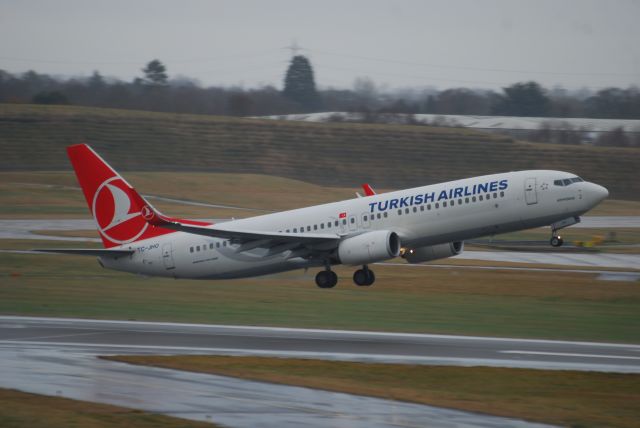 Boeing 737-800 (TC-JHO) - From Freeport carpark