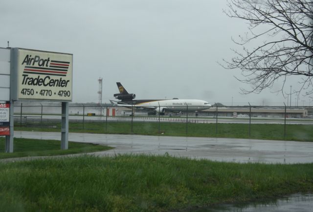 Boeing MD-11 (N327UP)