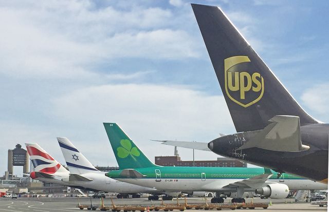 Boeing 757-200 (EI-LBR) - Tail shots of the internationals at KBOS Logan