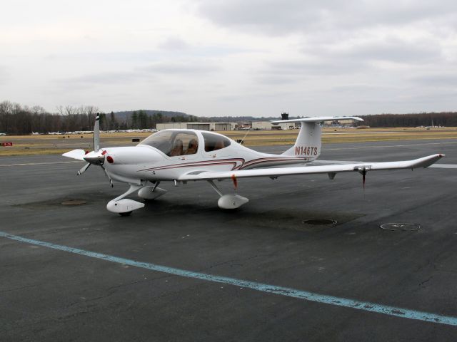 Diamond Star (N146TS) - A modern aircraft.