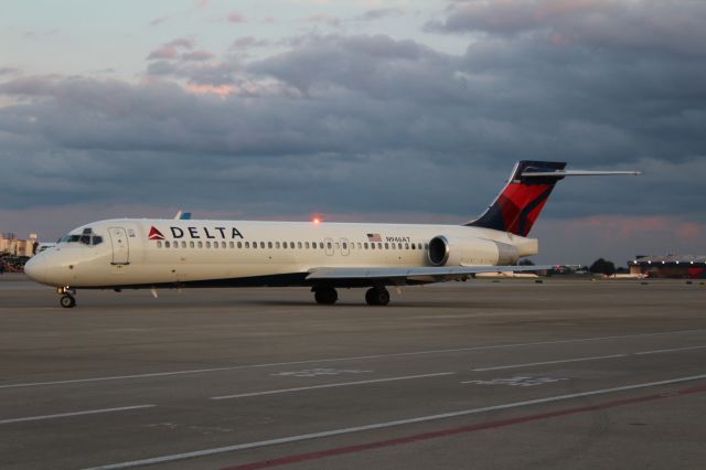 Boeing 717-200 (N946AT)