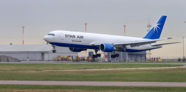 BOEING 767-300 (OY-SRU)