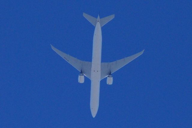 BOEING 777-300ER (HZ-AK20) - SAUDIA 777-300er in overhead dep. vector from KLAX.