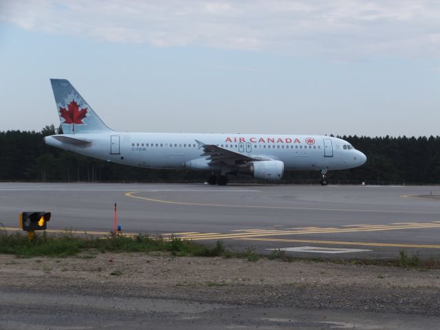 Airbus A320 (C-FZUB)