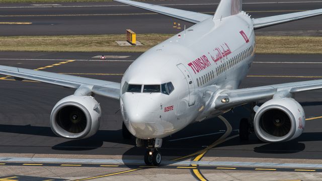 BOEING 737-600 (TS-IOQ)