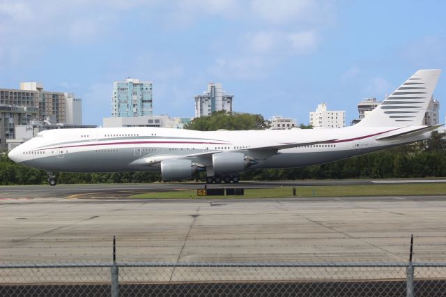 BOEING 747-8 (A7-HBJ)