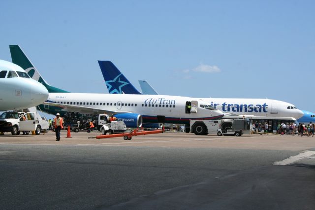 Boeing 737-700 (N318AT) - Resting at Punta Cana International Airport in the Dominican Republic for its flight to Baltimore (BWI) later that day