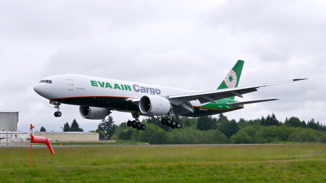 Boeing 777-200 (B-16786) - BOE225 on short final to Rwy 34L to complete a B1 flight on 5.21.19. (B777-F5E / ln 1603 / cn 62828).