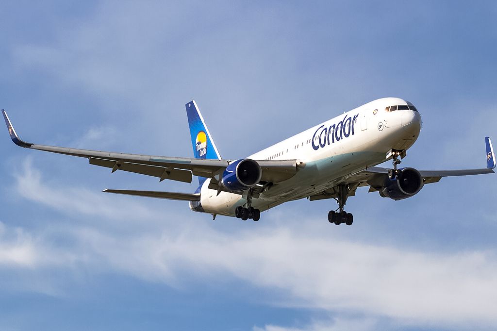 BOEING 767-300 (D-ABUD)