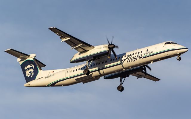 de Havilland Dash 8-400 (N408QX)