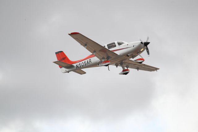 Cirrus SR-22 (N505AR)