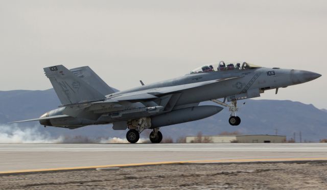 16-6918 — - An F/A-18F Super Hornet assigned to the Strike Fighter Sqdn 102 (VFA-102) Diamondbacks at NAF Atsugi touches down at NAS Fallon.