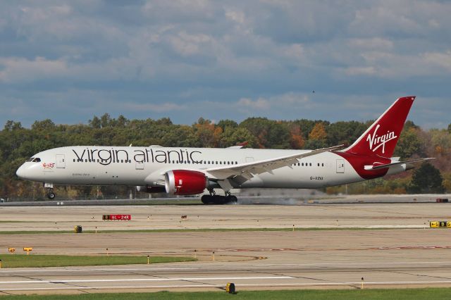 Boeing 787-9 Dreamliner (G-VZIG) - Virgin Atlantic (VIR966) B787-9, C-VZIG, c/n 37969, touching down on RWY 24R at Cleveland Hopkins International Airport (KCLE) from London Heathrow (LHR / EGLL) on 25 Oct 2017.