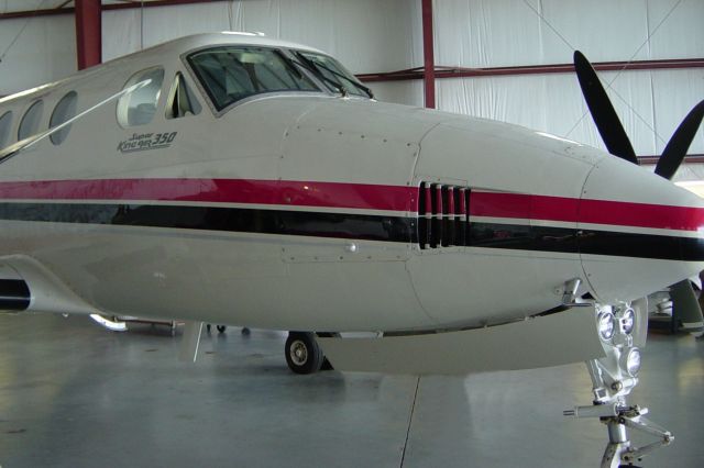 Beechcraft Super King Air 300 (N126DS)