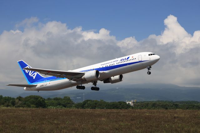 BOEING 767-300 (JA615A) - August 20, 2023:HKD-HND.