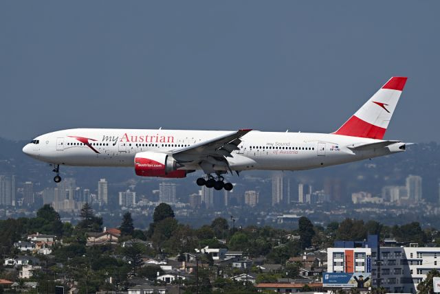 Boeing 777-200 (OE-LPD)
