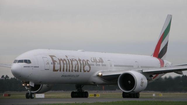 BOEING 777-300ER (A6-ECO)