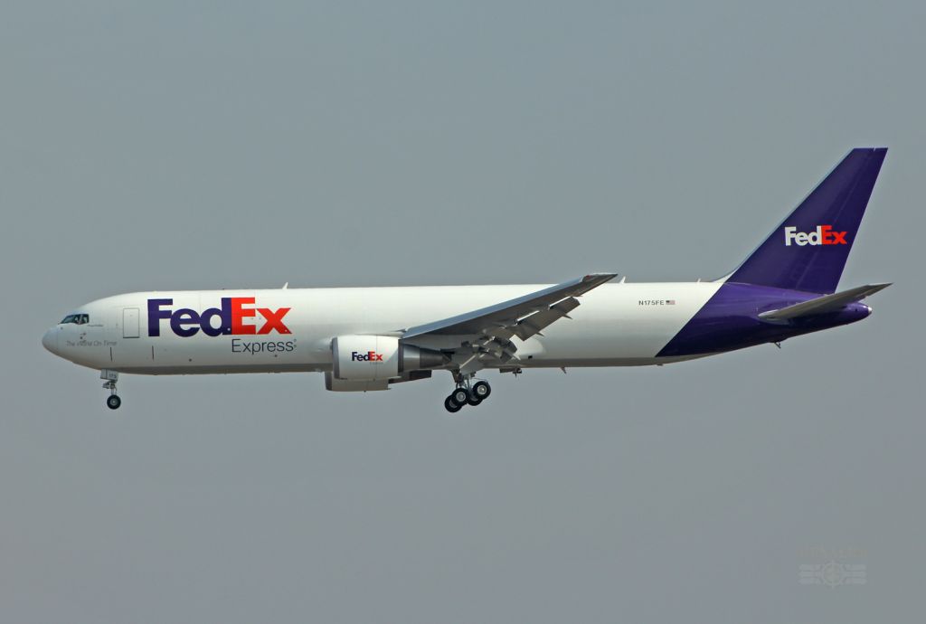 BOEING 767-300 (N175FE) - FedEx / Boeing 767-3S2F / MSN 63106 / N175FE / MMMX 04/2023
