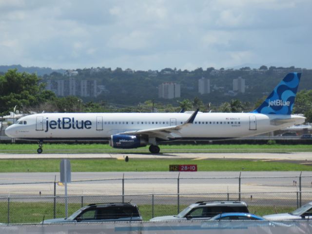 Airbus A321 (N969JT)