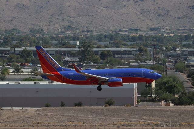 Boeing 737-700 (N774SW)