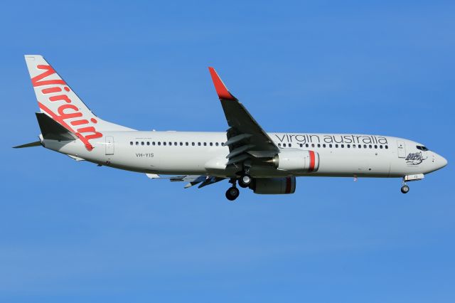 Boeing 737-700 (VH-YIS)