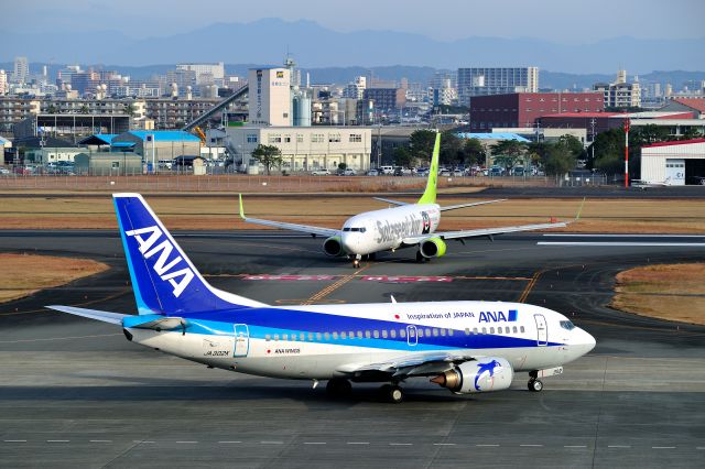 Boeing 737-500 (JA302K) - and JA802X(B738)(SNA)