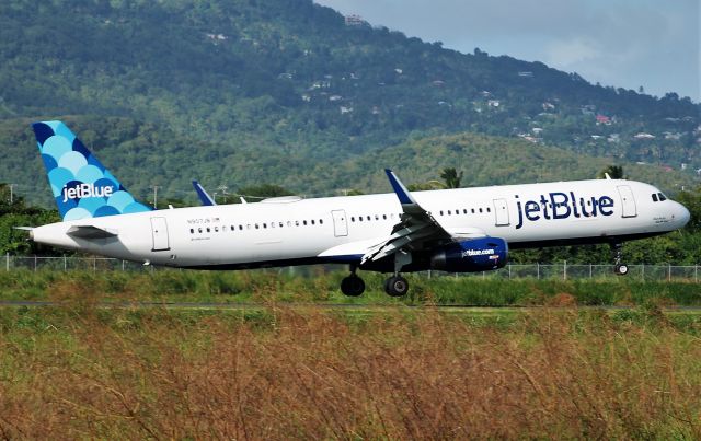 Airbus A321 (N907JB)
