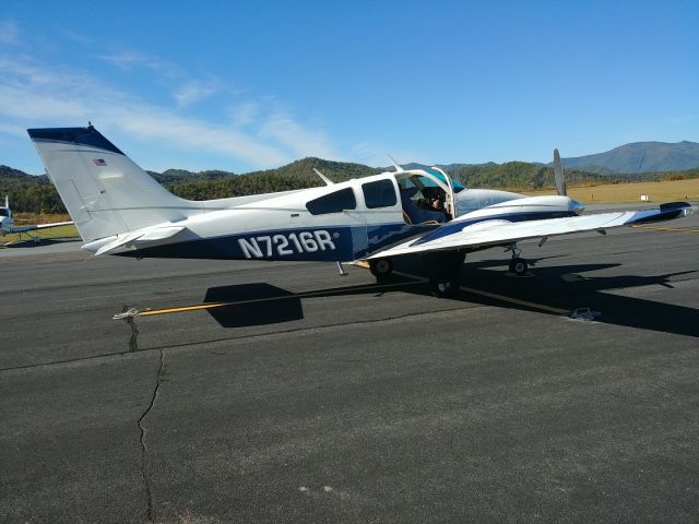 Beechcraft 55 Baron (N7216R)