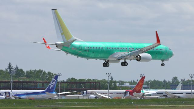 Boeing 737-900 (N1787B) - BOE520 (LN:4056) on final approach to runway 16R on its maiden flight, 5/16/12. The customer for this aircraft is Lion Air (LNI).