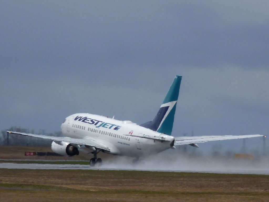 Boeing 737-700 (C-GXWJ)