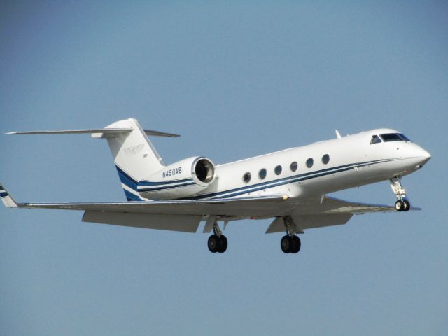 Gulfstream Aerospace Gulfstream IV (N450AB) - Landing RWY 20R