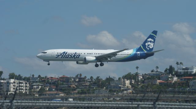 Boeing 737-900 (N303AS)