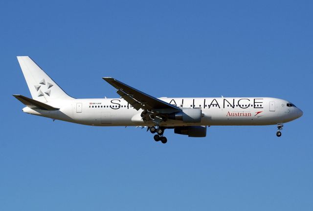 BOEING 767-300 (OE-LAZ)