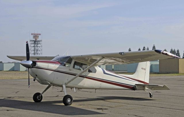 Cessna Skyhawk (N52100)