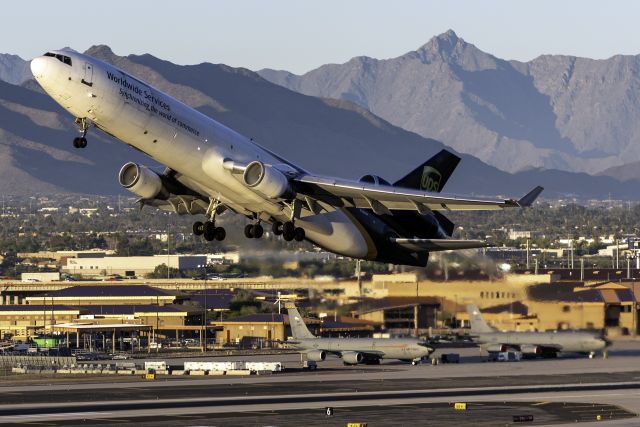 Boeing MD-11 (N284UP)